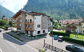 Liz Hotel & Apartments